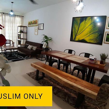 Orchidd Homestay Gambang Exterior photo