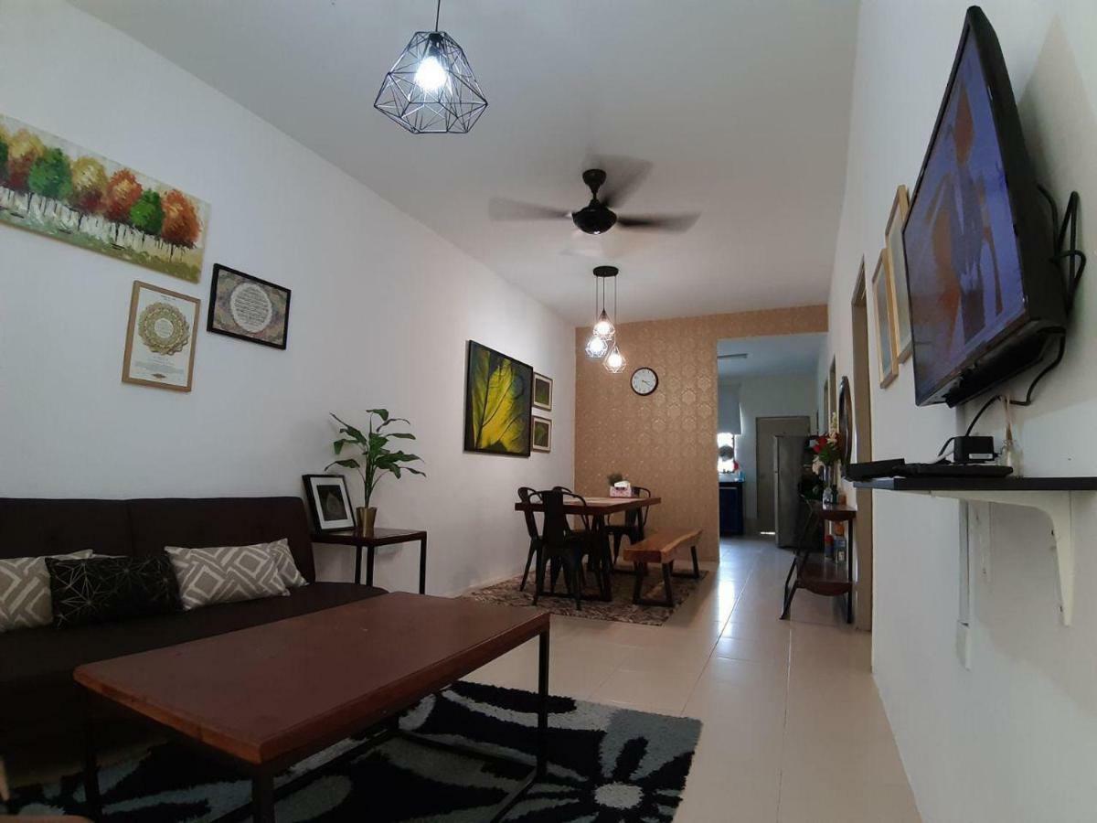 Orchidd Homestay Gambang Exterior photo